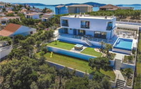 Gorgeous Home In Seget Vranjca With Jacuzzi